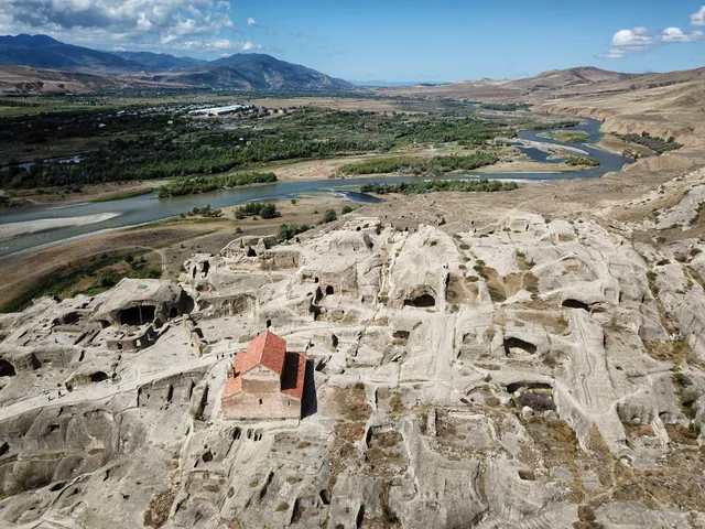 Panoramic view from the top of Uplistsikhe — Mtkvari River valley
